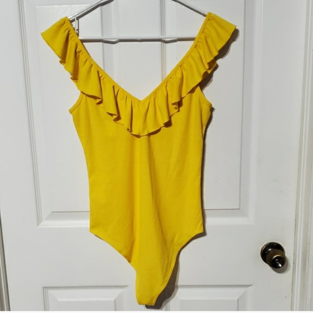 Socialite Yellow Ribbed Ruffle Bodysuit - Picture 3 of 8